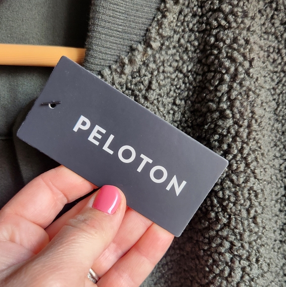 NWT PELOTON Sherpa Bomber Jacket Green Size M - Picture 4 of 7